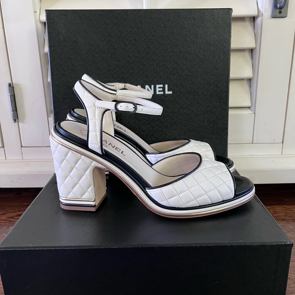 CHANEL Ivory/Black Quilted Leather CC Block Heel Ankle Strap Sandals